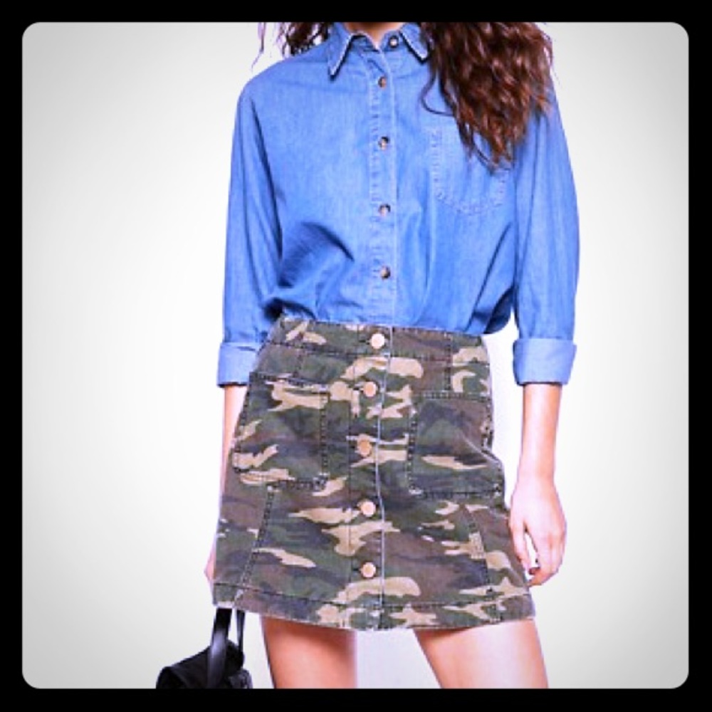 NWOT Camouflage Army Green Jeans Skirt